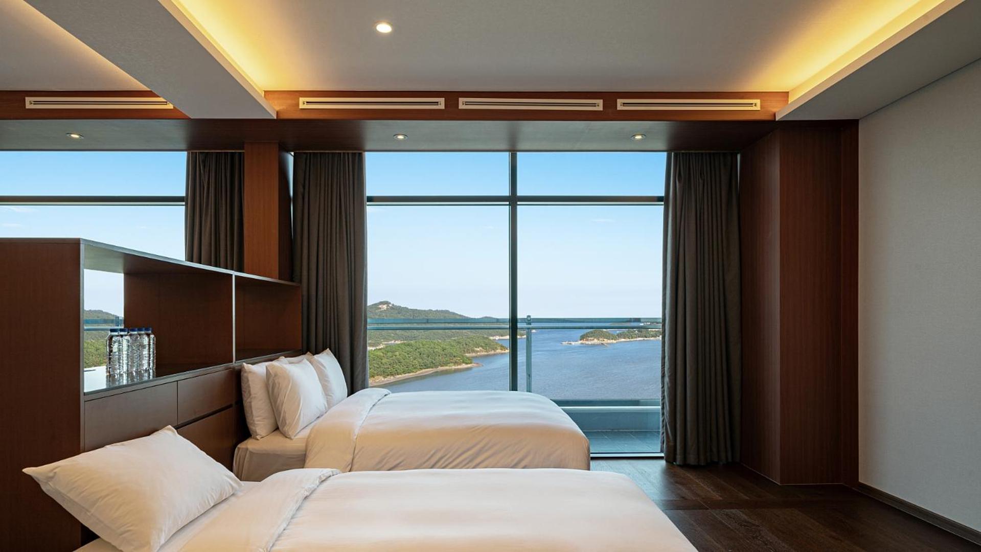 Hotel JCS Yeosu Buitenkant foto