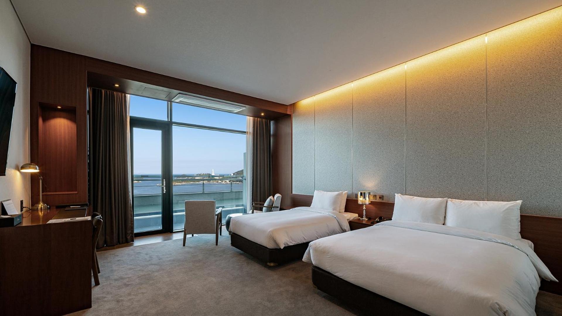 Hotel JCS Yeosu Buitenkant foto
