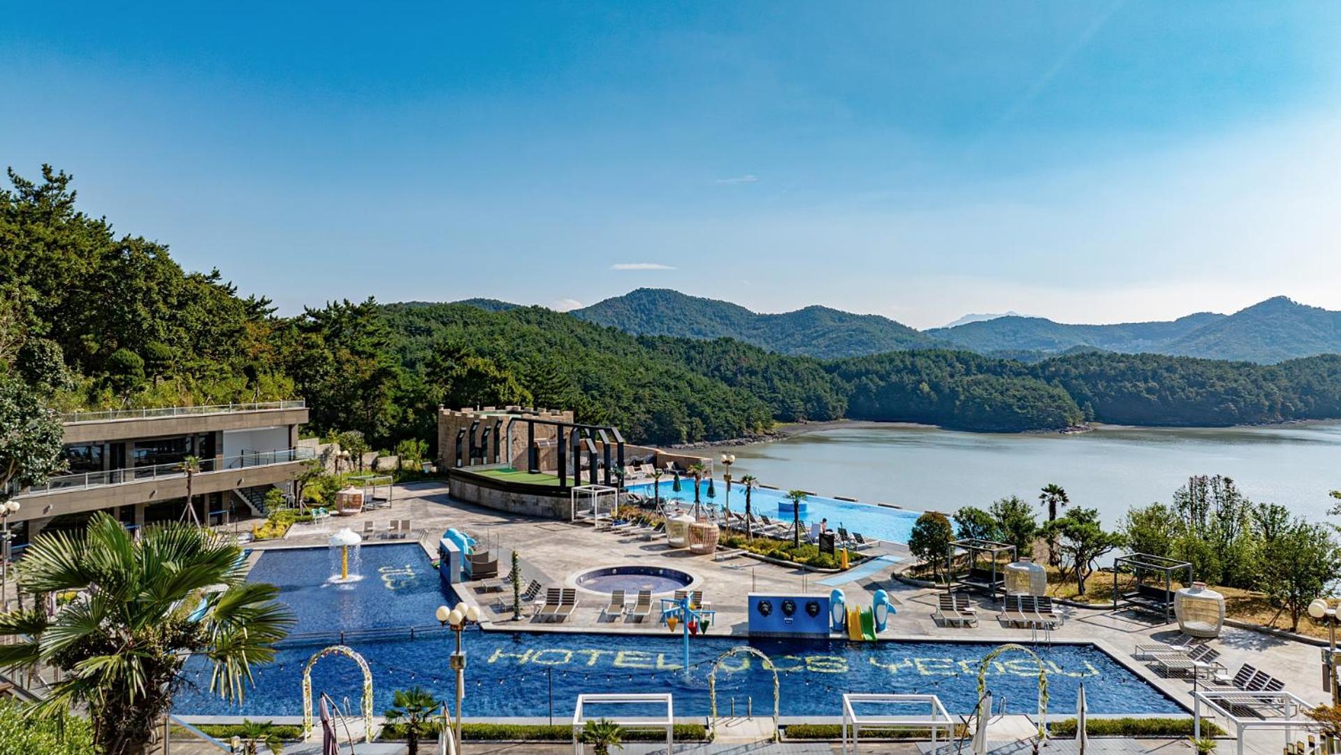 Hotel JCS Yeosu Buitenkant foto