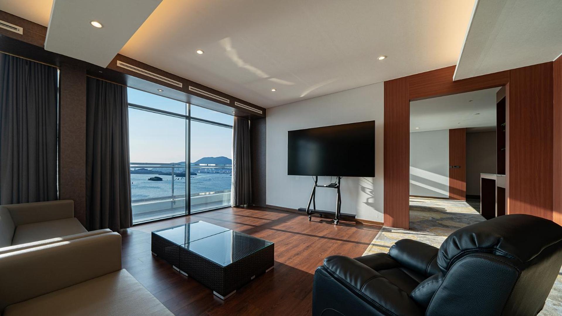 Hotel JCS Yeosu Buitenkant foto