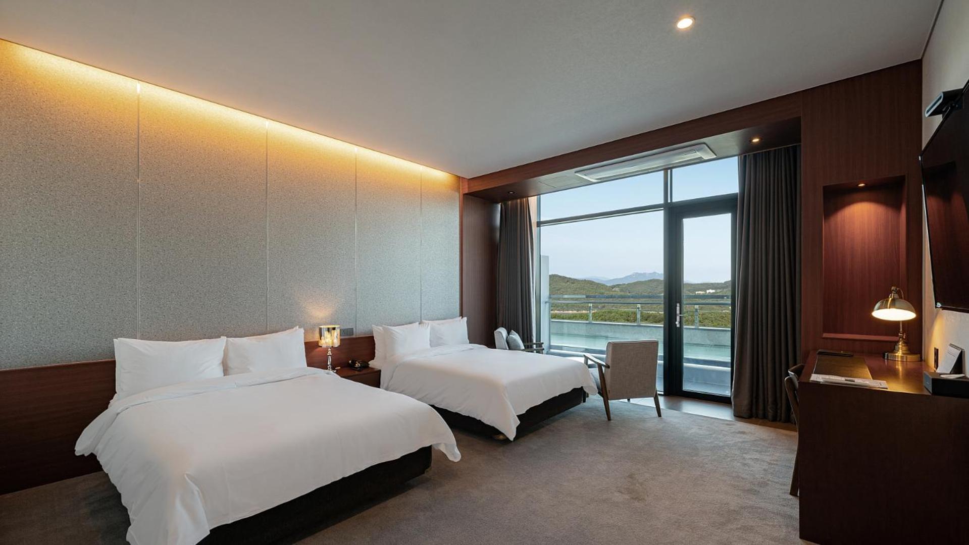 Hotel JCS Yeosu Buitenkant foto