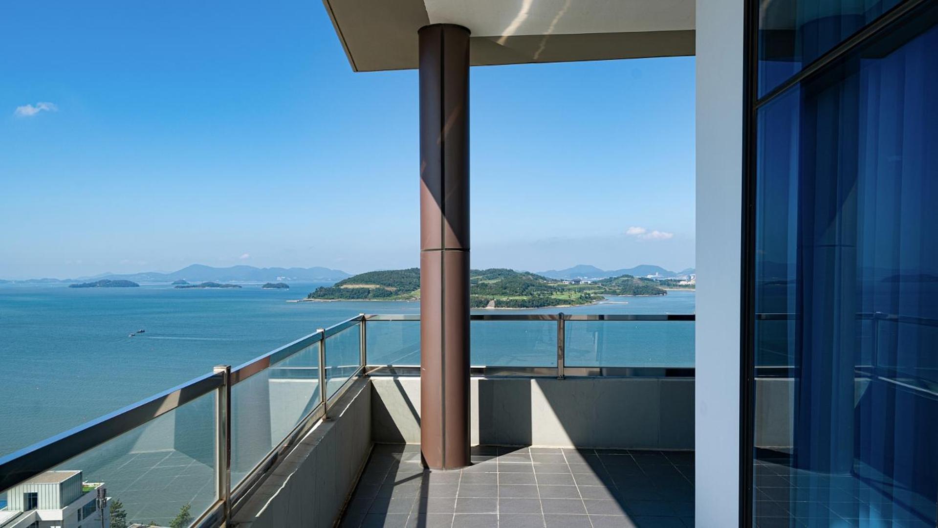 Hotel JCS Yeosu Buitenkant foto