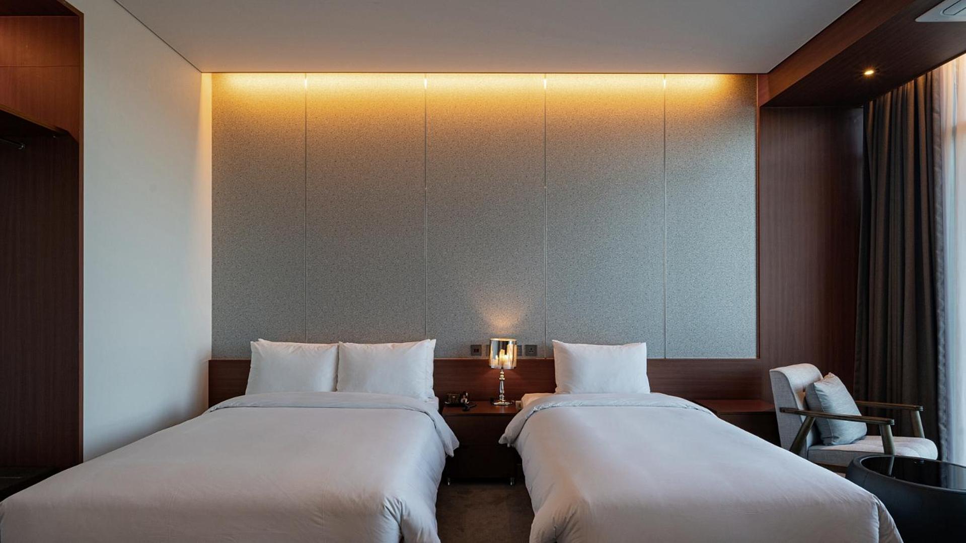 Hotel JCS Yeosu Buitenkant foto