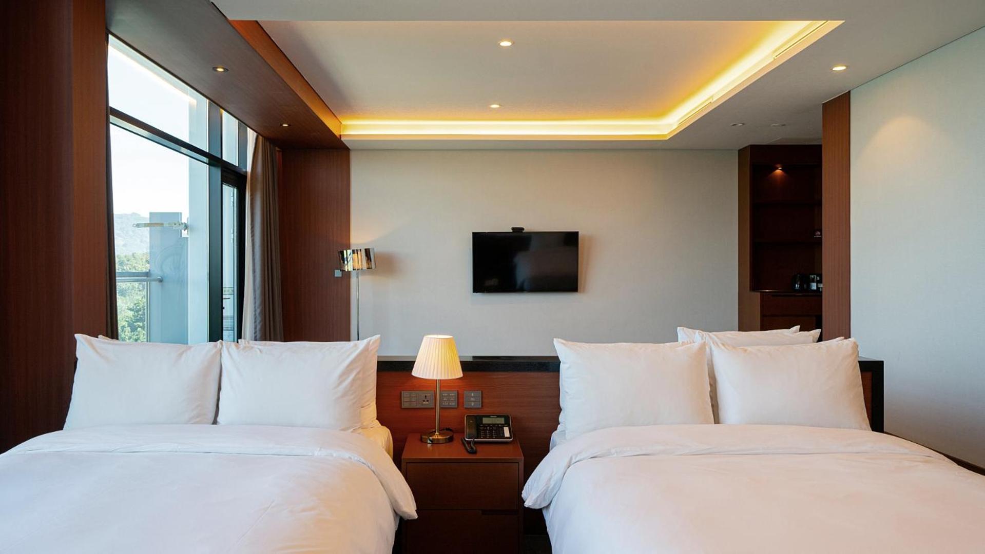 Hotel JCS Yeosu Buitenkant foto