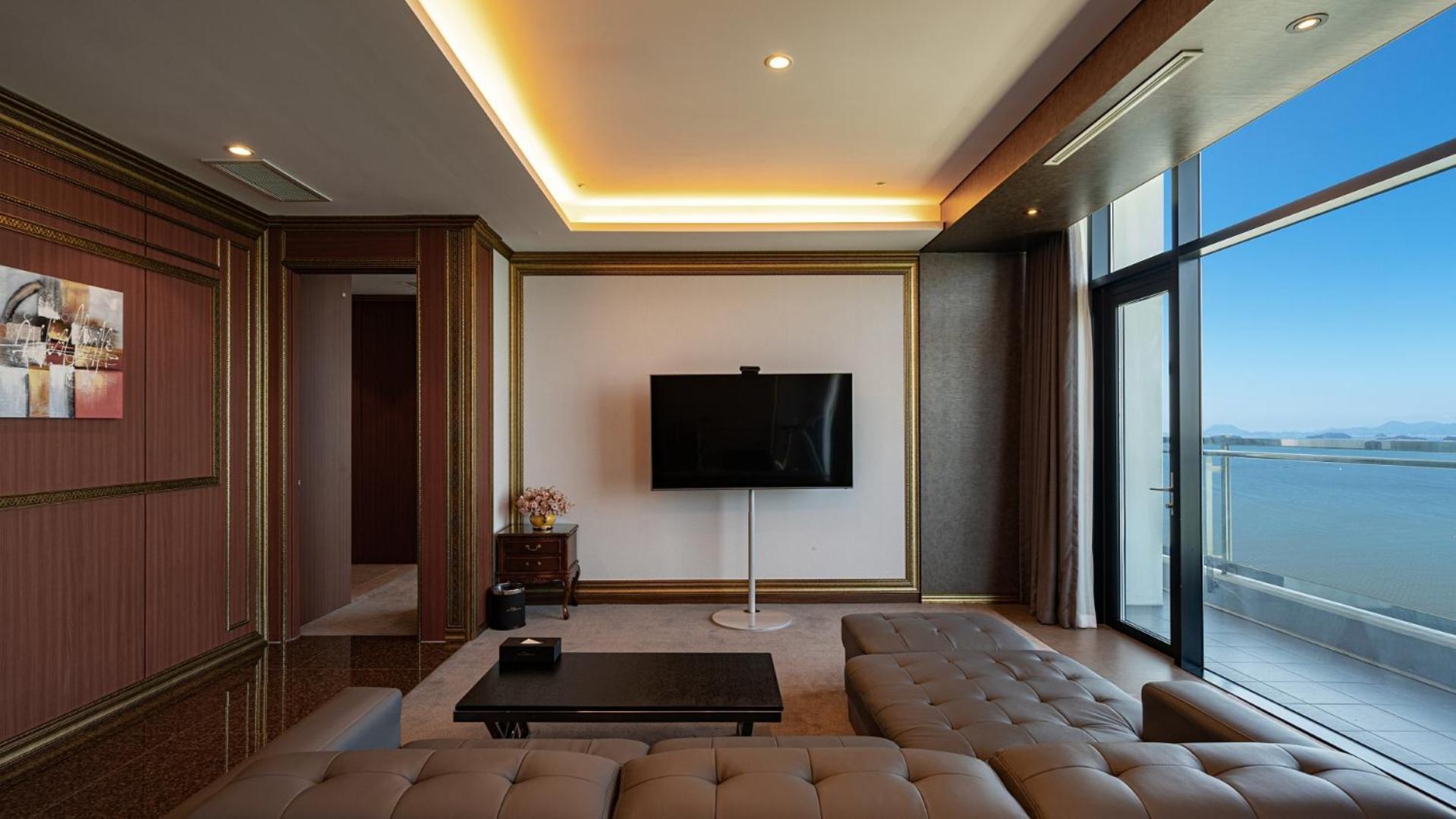 Hotel JCS Yeosu Buitenkant foto