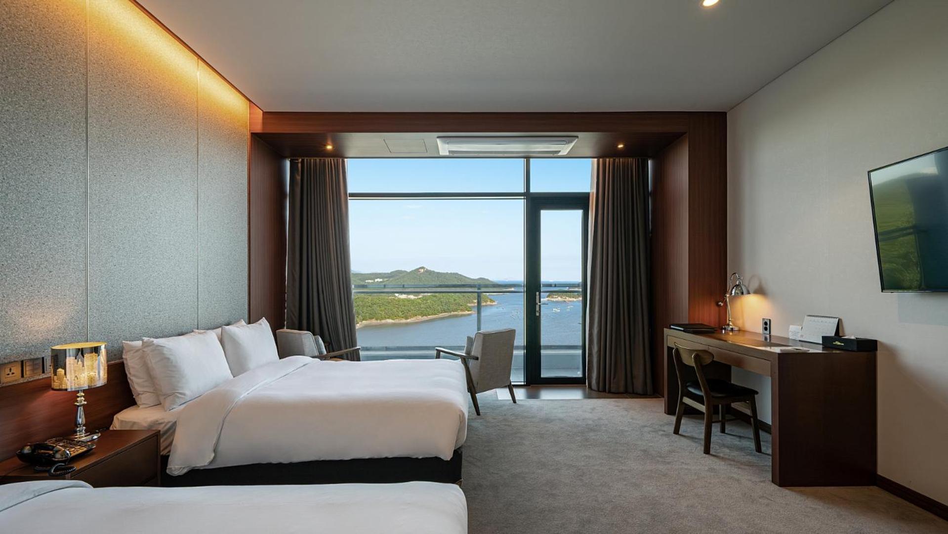 Hotel JCS Yeosu Buitenkant foto