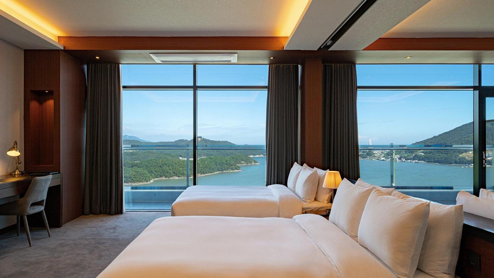 Hotel JCS Yeosu Buitenkant foto