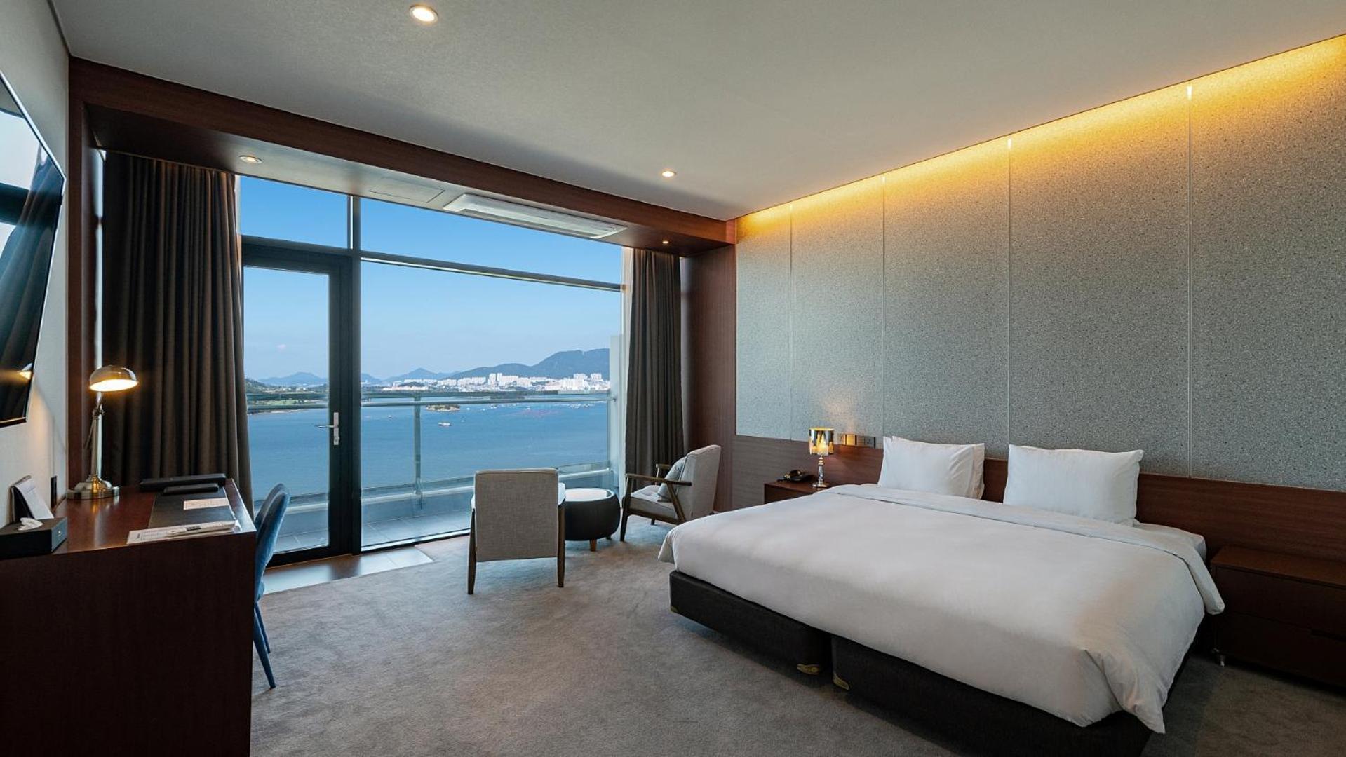 Hotel JCS Yeosu Buitenkant foto