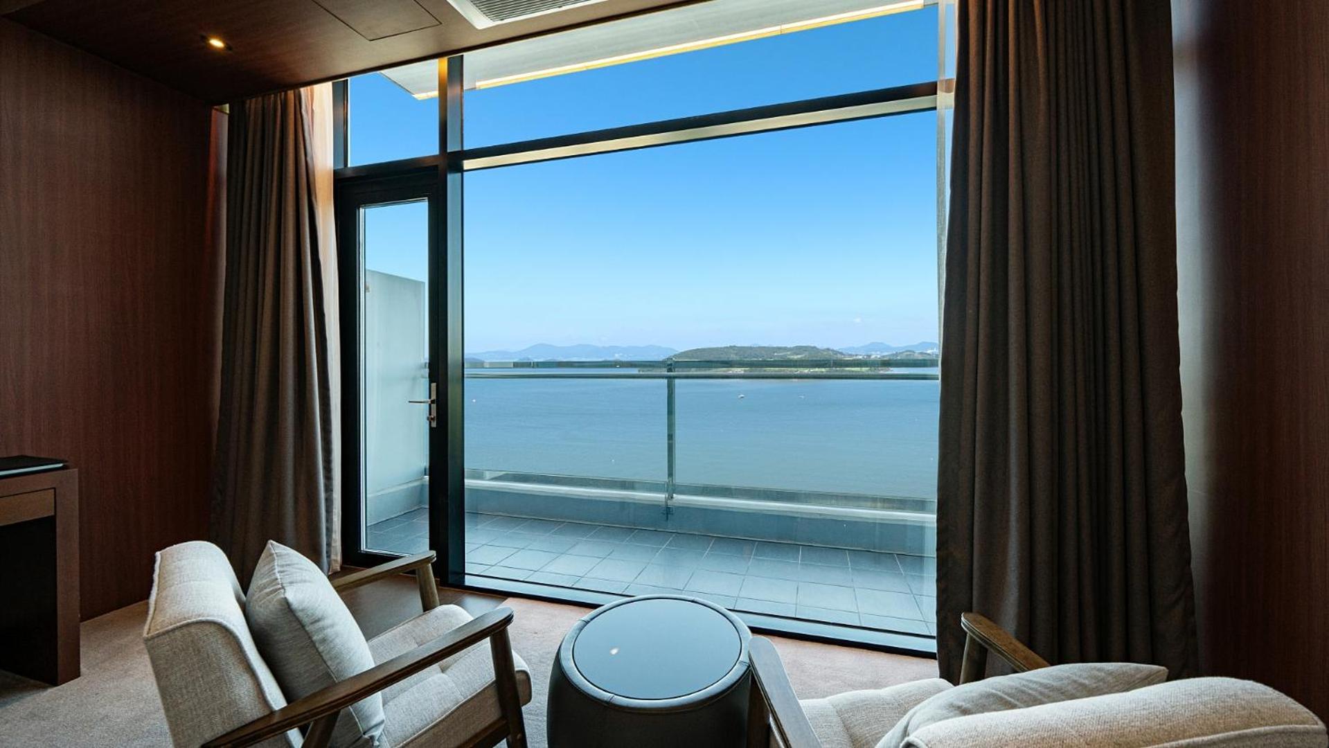 Hotel JCS Yeosu Buitenkant foto