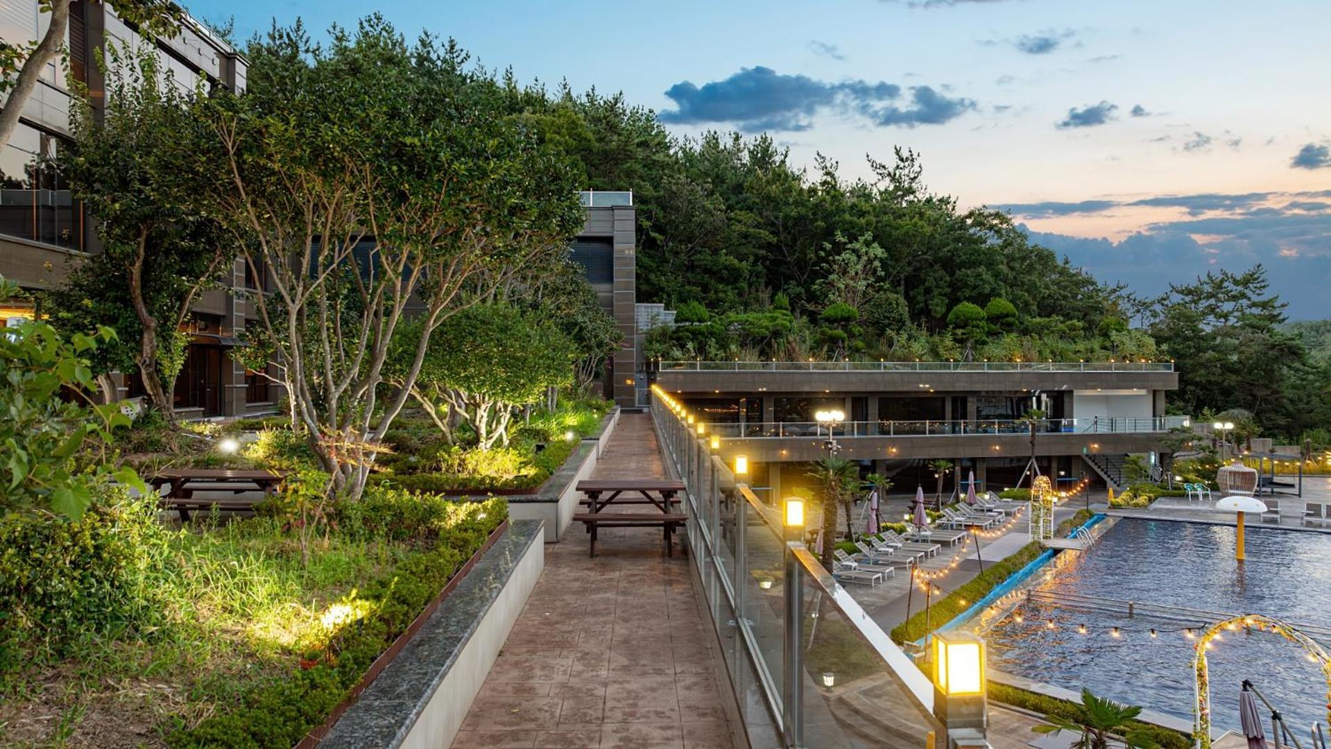 Hotel JCS Yeosu Buitenkant foto